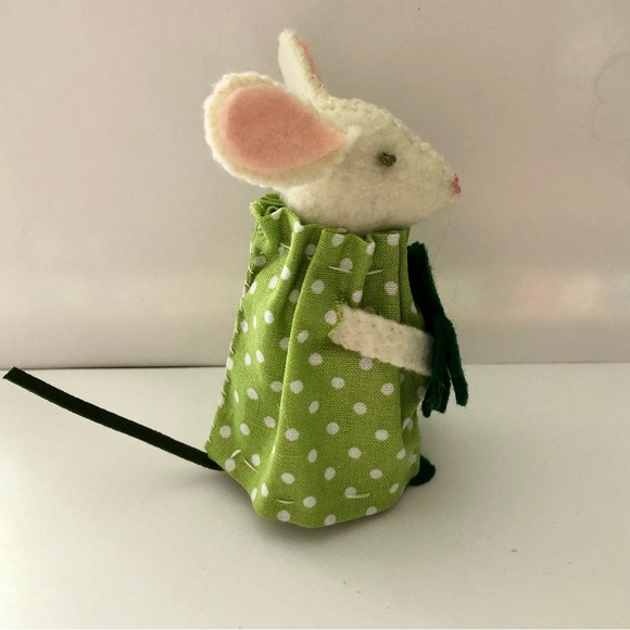 Good luck felt mouse art doll hand-sewn Shamrock clover handmade St. Patrick's - Picture 8 of 9